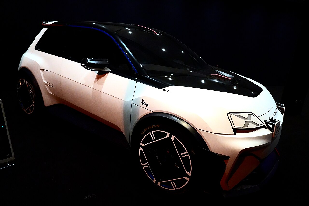 Renault 5 E-Tech 2024 – Present