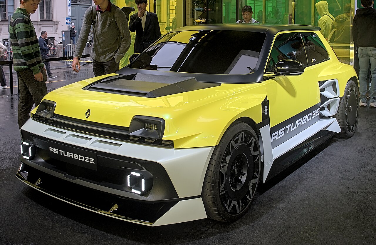 Renault 5 E-Tech 2024 – Present