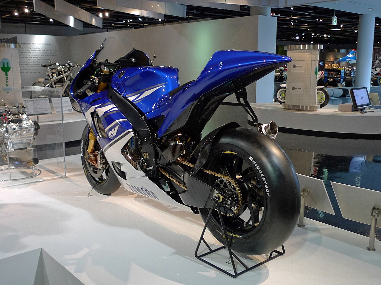 Yamaha YZR-M1 2002-