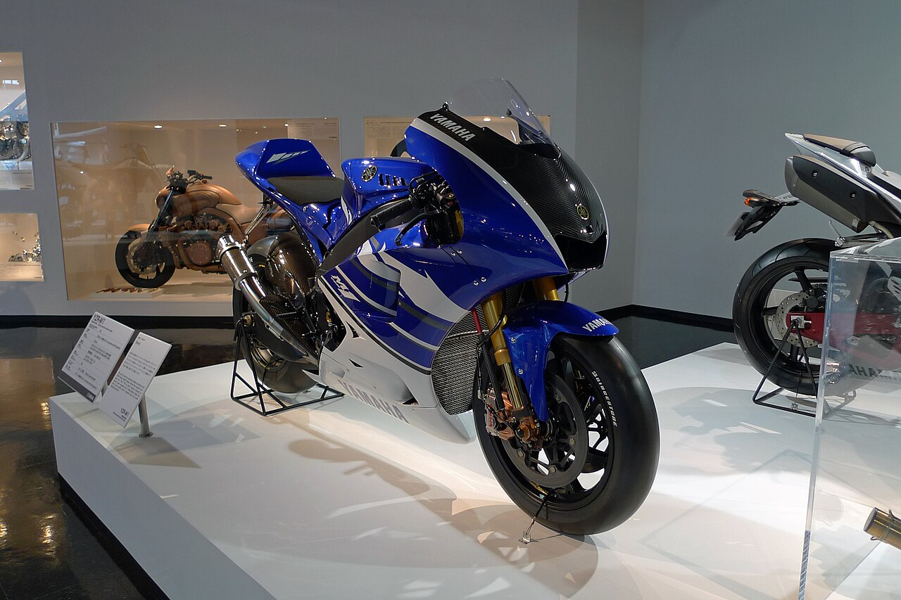 Yamaha YZR-M1 2002-