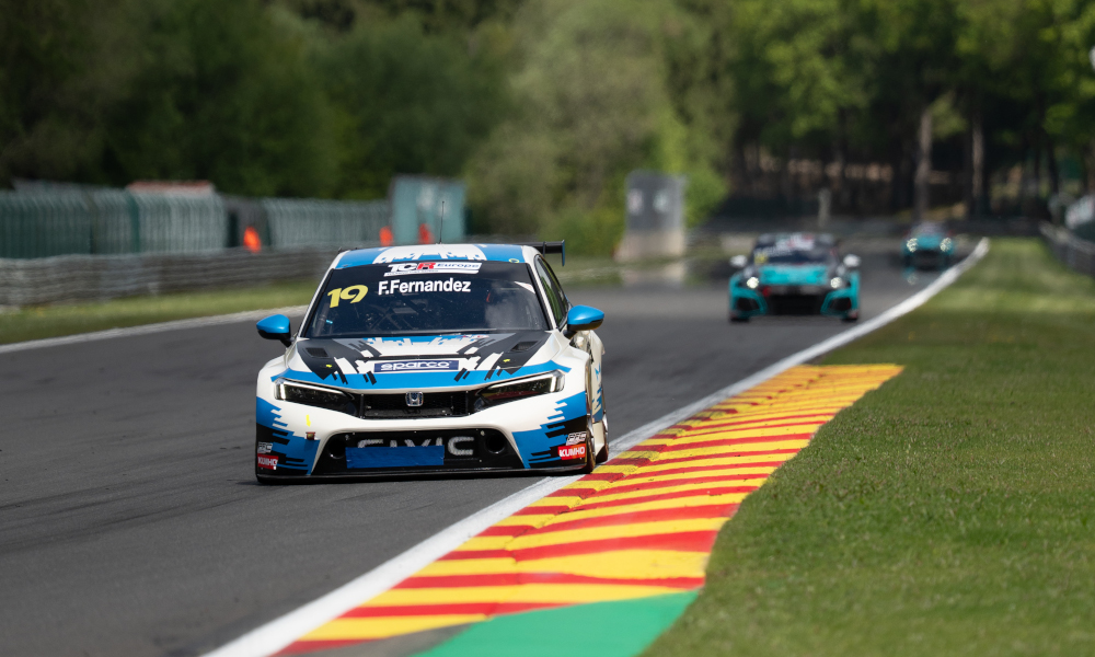 Felipe Fernández, Spa-Francorchamps’ta TCR Europe Şampiyonası’nda Üçüncü Sık Sık Pole Pozisyonunu Kazanıyor