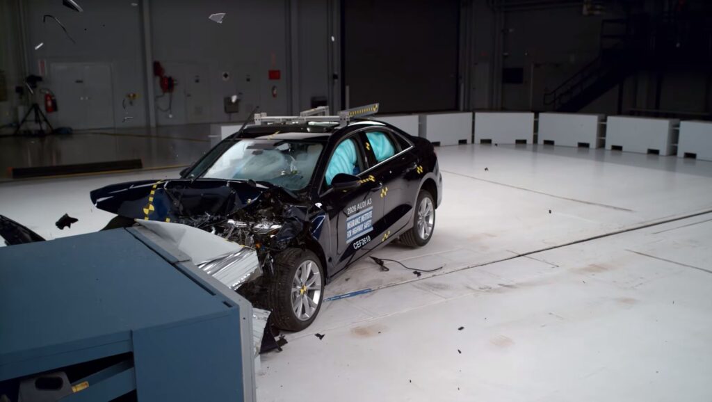 2026 Audi A3 Sedan, IIHS Testlerinde Olağanüstü Başarı Elde Etti