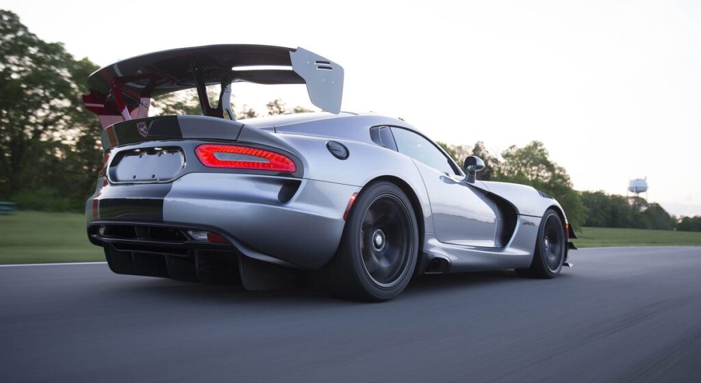 Dodge Viper Donemi Sonu: SRT Baskani Konusmustu