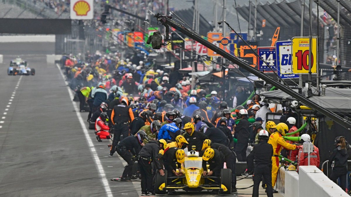 Helio Castroneves, Indianapolis 500’e Katılımı Güvence Altına Alma Tarafında