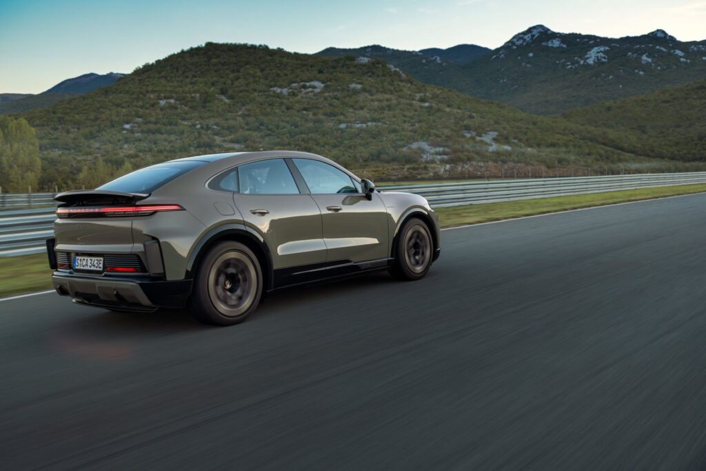 Porsche, Cayenne Coupe Electric ile Elektrikli SUV Sektörüne Giriş Yapıyor