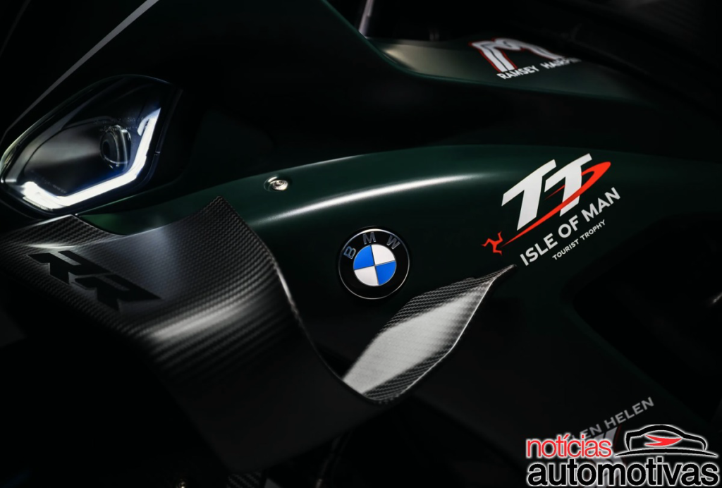 BMW, Isle of Man TT Yarismasina Özel M 1000 RR Modelini 300 Bin Dolarla Tanitti