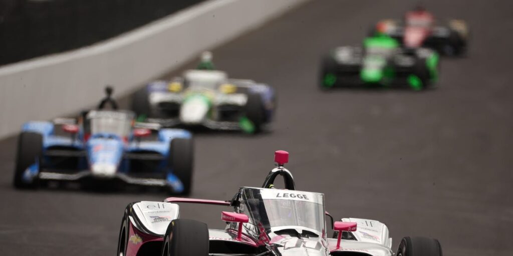 110. Indianapolis 500 Yarışında İlk Kaza: Katherine Legge’in Çift Tamamlama Şansı Sona Erdi