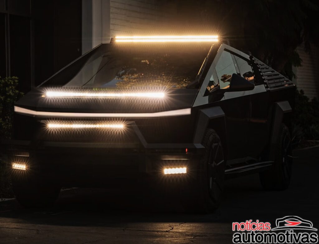 Tesla Cybertruck’u Daha Da Daha Cesur Hale Getirmek Için Yeni Aksesuarlar: Unplugged Performance’un Yaratıcı Çözümleri