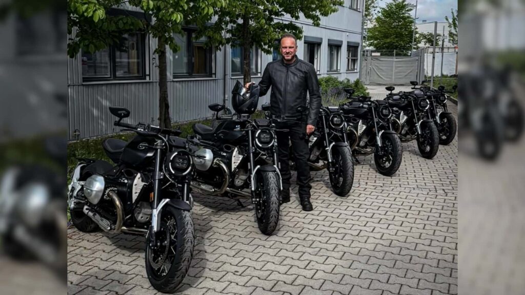 BMW Motorrad Başkanı Markus Schramm, RideApart’ta yaptığı konuşma sırasında, yeni ürünleri konusunda söz verdi ve R20 Cafe Racer’ın geliştirilmesine ilişkin bir karar verdi. Schramm, “bir çok şekilde test edebilmemiz için geliştirdik” dedi. Ancak, bu ifade sonucunda R20’yi sabitsağlandığı hakkında bir karar vermedi.