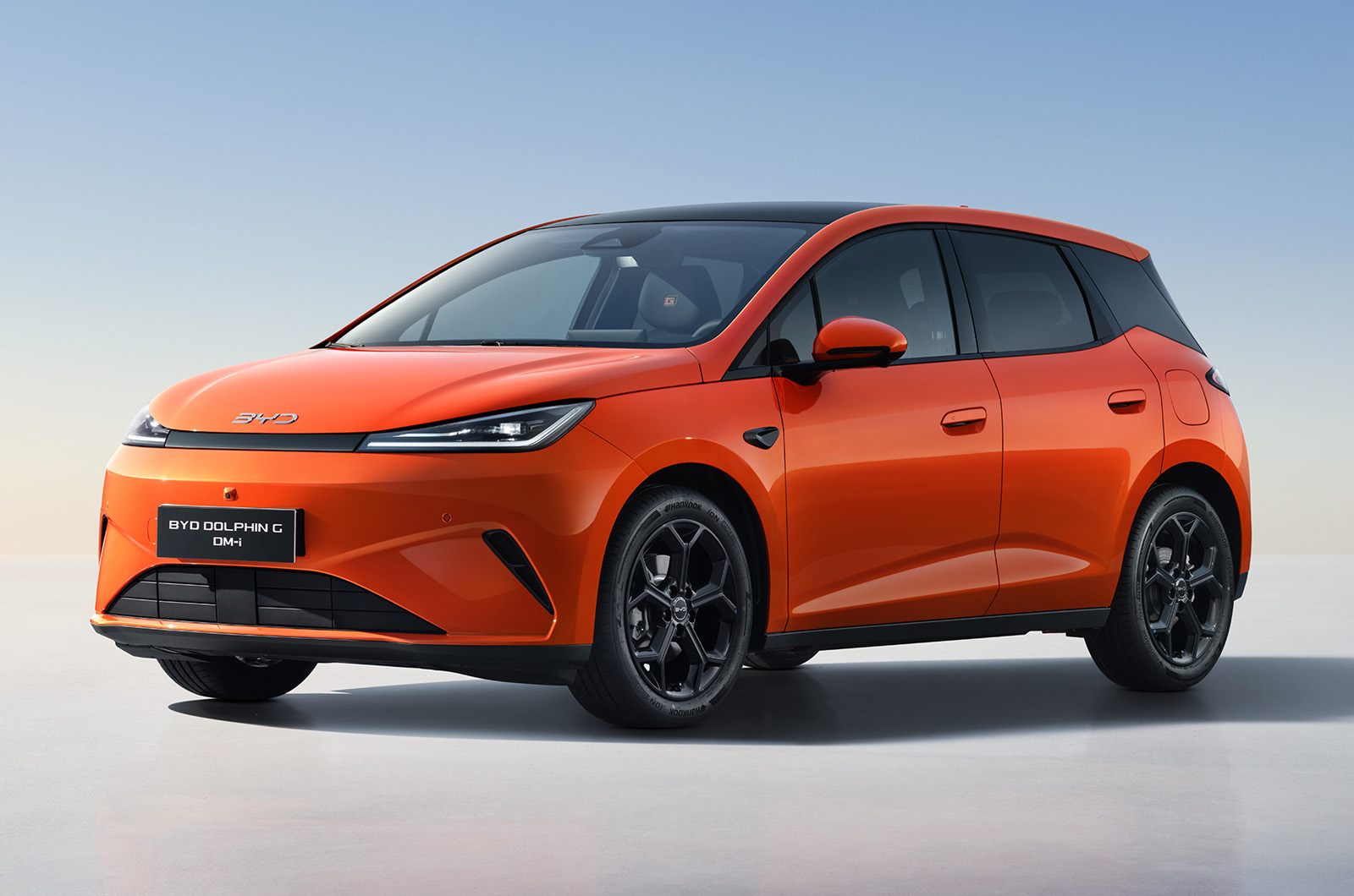 BYD, Avrupa Pazarına Yeni Supermini Dolphin G ile Giriş Yapıyor: Elektrikli ve Benzinli Seçenekler Sunuyor