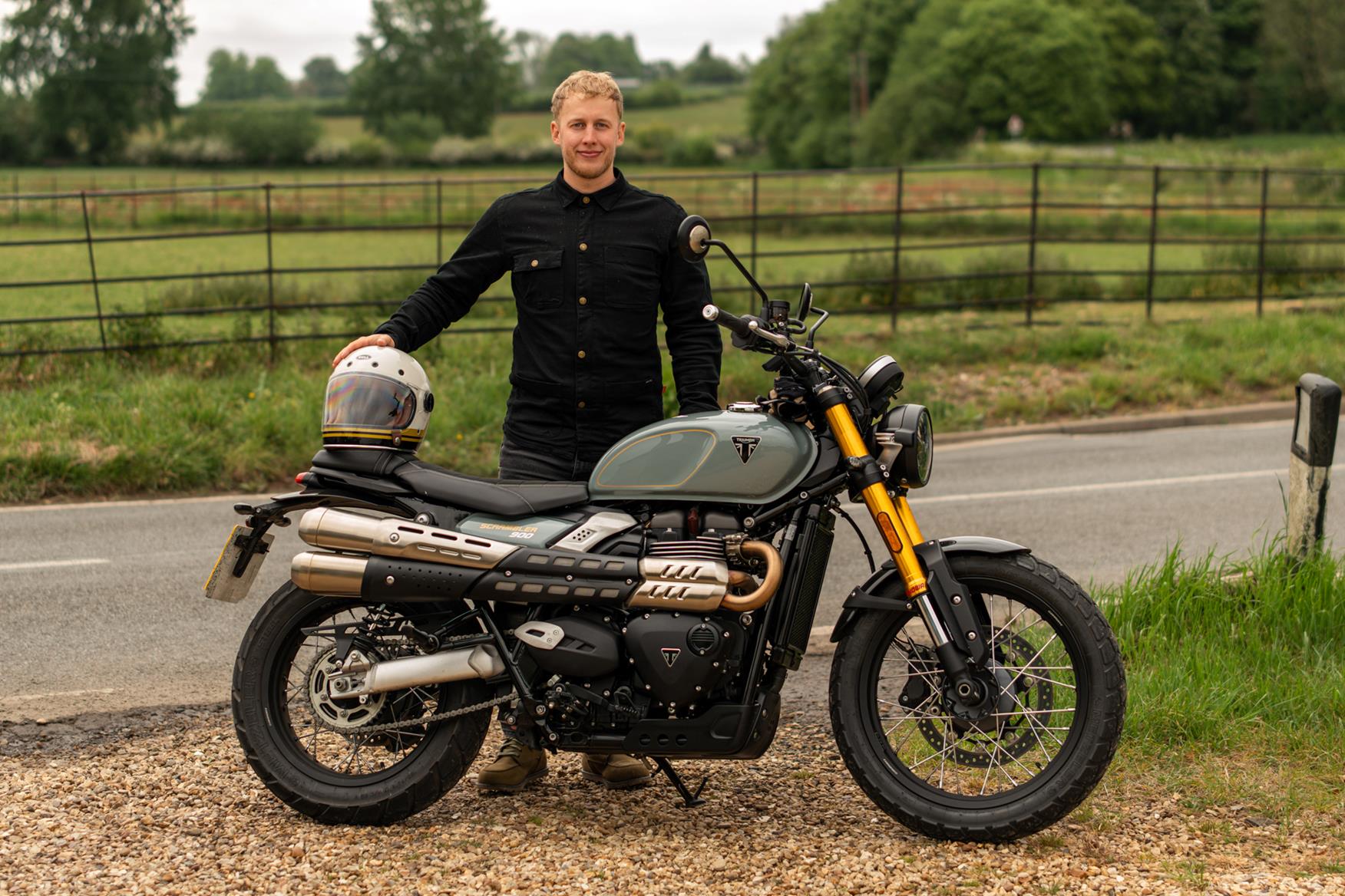 Triumph Scrambler 900: Off-Road Deneyimi ve Yol Performansı