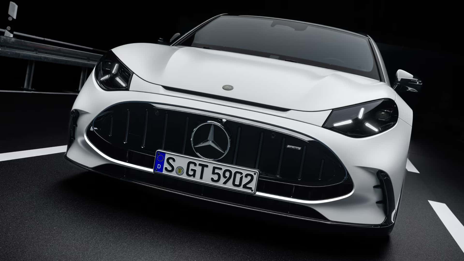 Mercedes-AMG GT, Elektrikli Otomobillerde Yeni Bir Standart: 11 Dakikada Şarj