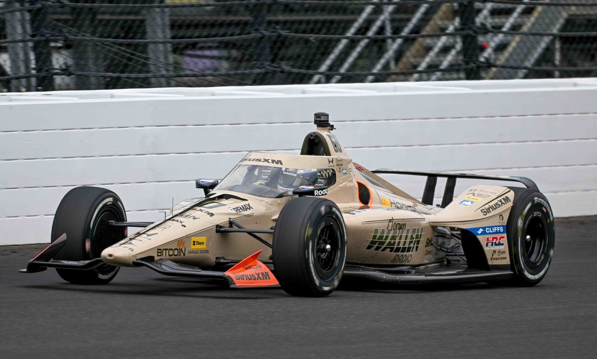 Rosenqvist, Indy 500’de Tarihi Zafer: Malukas ile Rekabetin Ardından