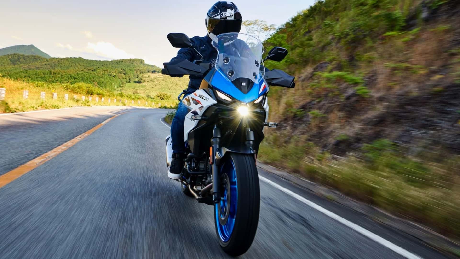 Suzuki SV-7GX’in Fransa’da Lansmanı: Orta Sınıf Sportif Tur Motorları Yeniden Trend Oluyor?