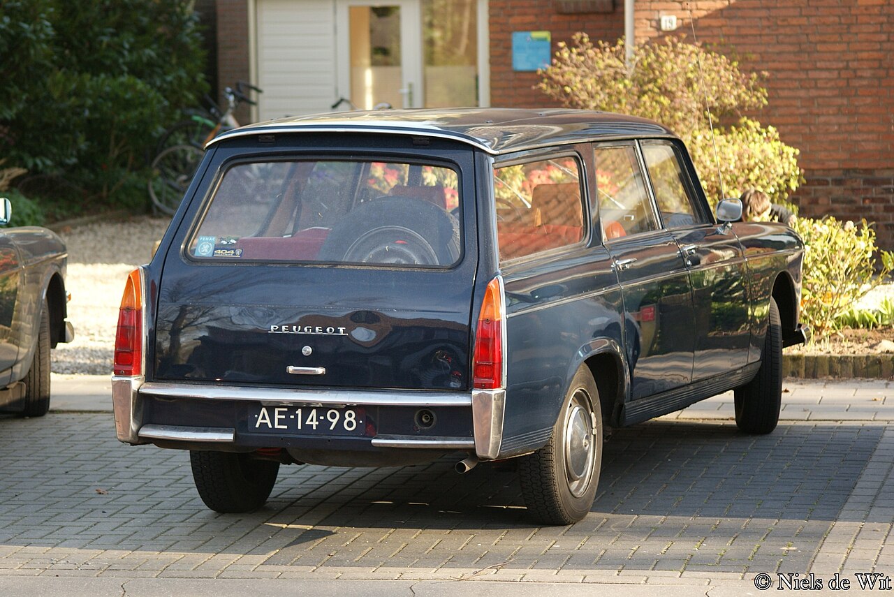 Peugeot 404 1960-1975 (Avrupa) / 1960-1978 (Güney Afrika) / 1962-1980 (Arjantin) / 1965-1991 (Kenya)