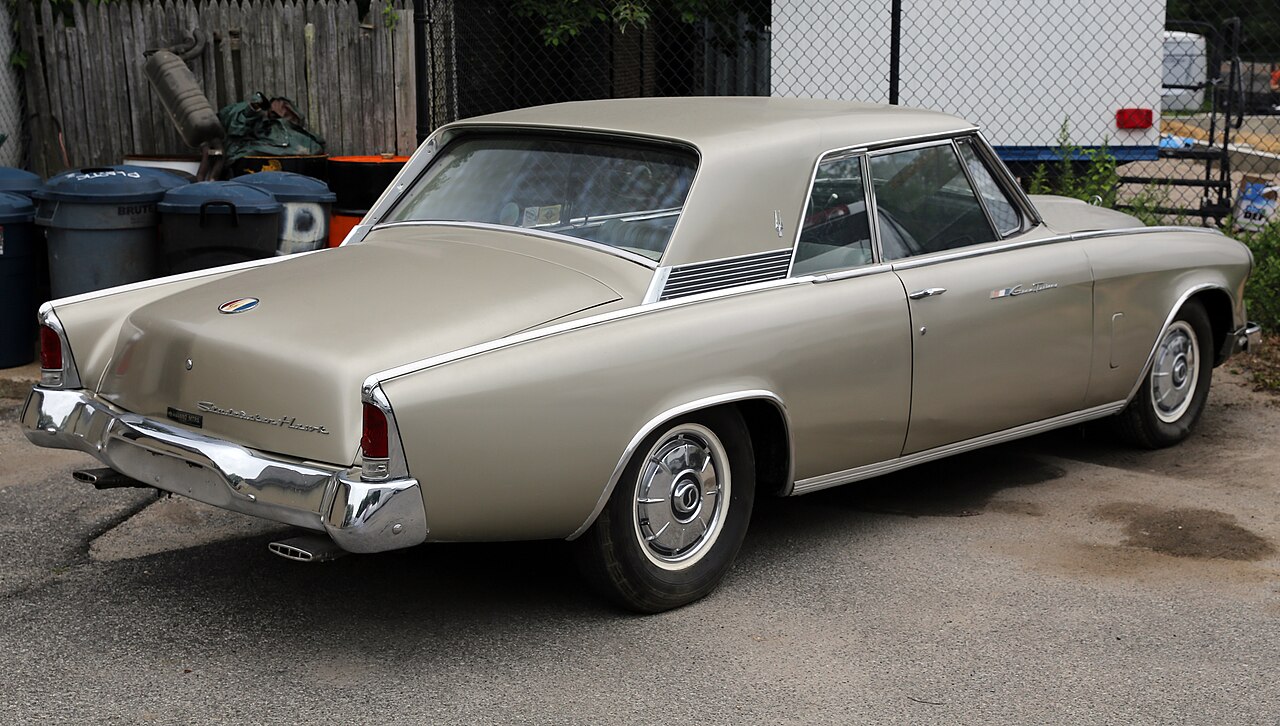 Studebaker Gran Turismo Hawk 1962–December 1963 (1962–1964 model years)