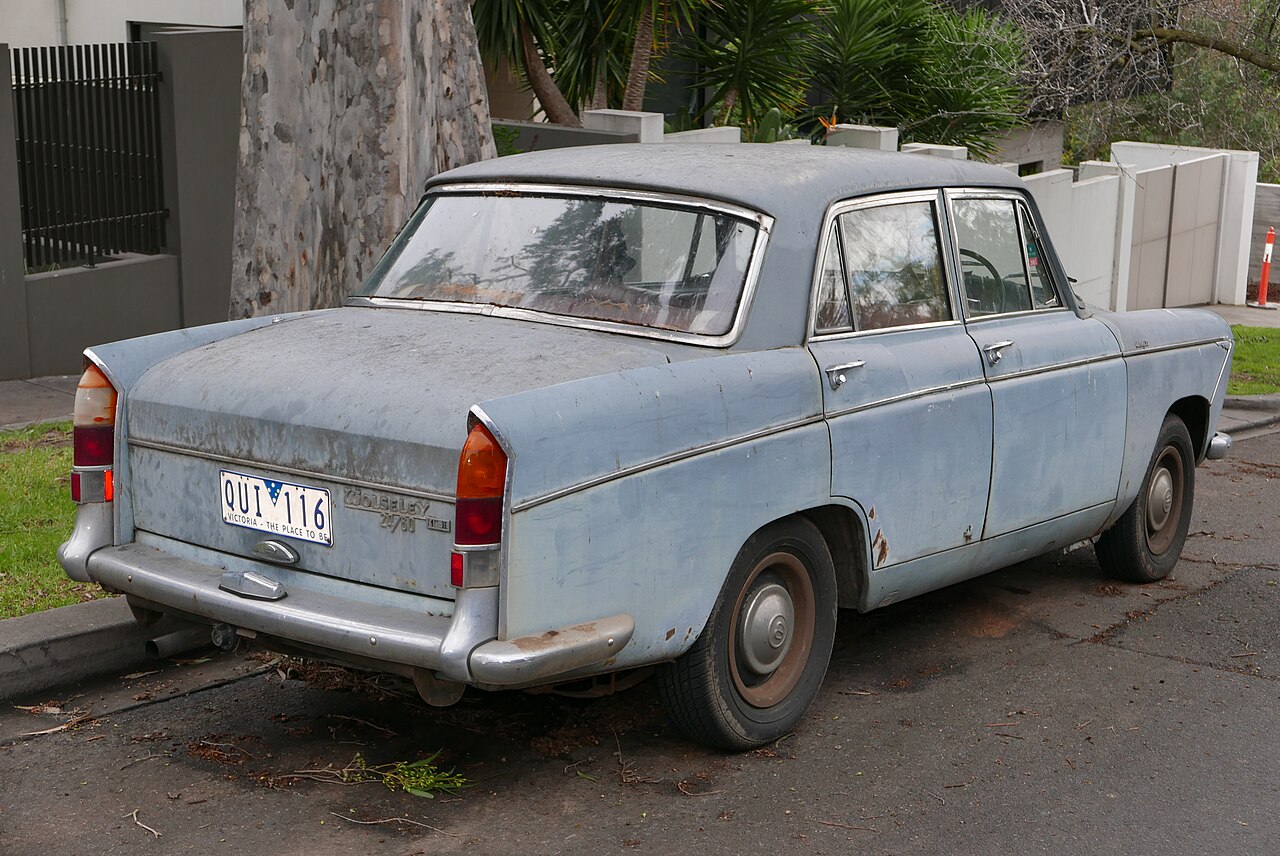 The Mark II of 1964–65 featured smaller tail fins than those of the original