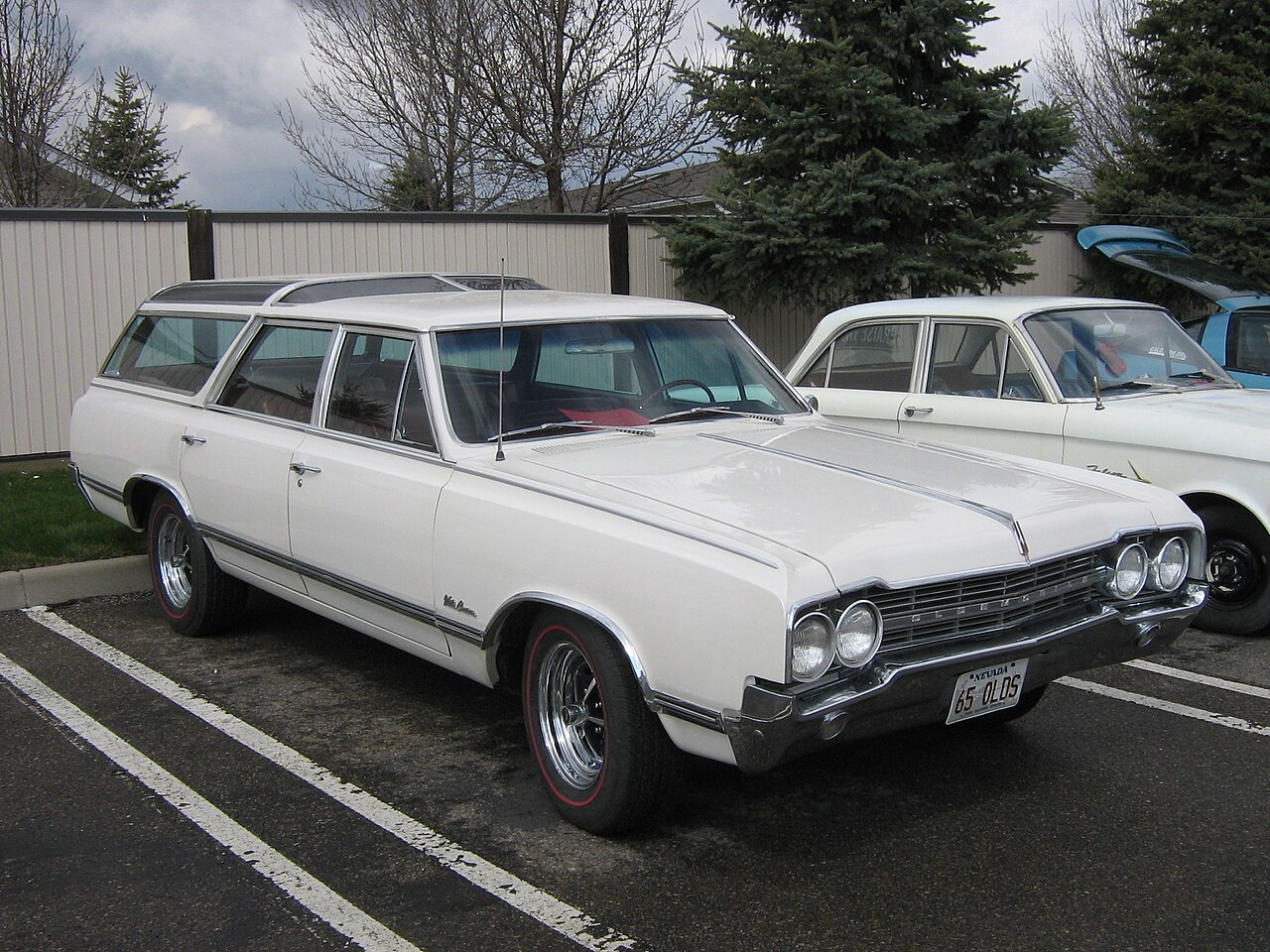 Oldsmobile Vista Cruiser 1964–1977