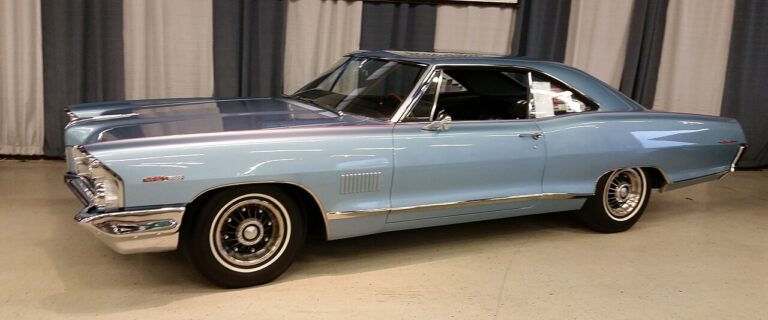 Pontiac 2+2 1964—1967 (ABD), 1970 (Kanada)