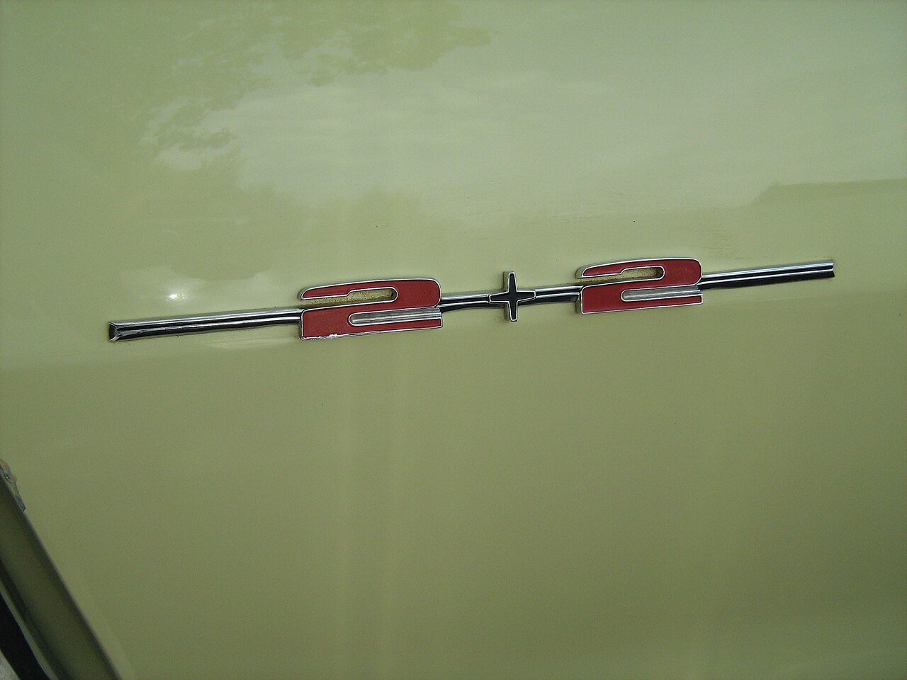 Pontiac 2+2 1964—1967 (ABD), 1970 (Kanada)