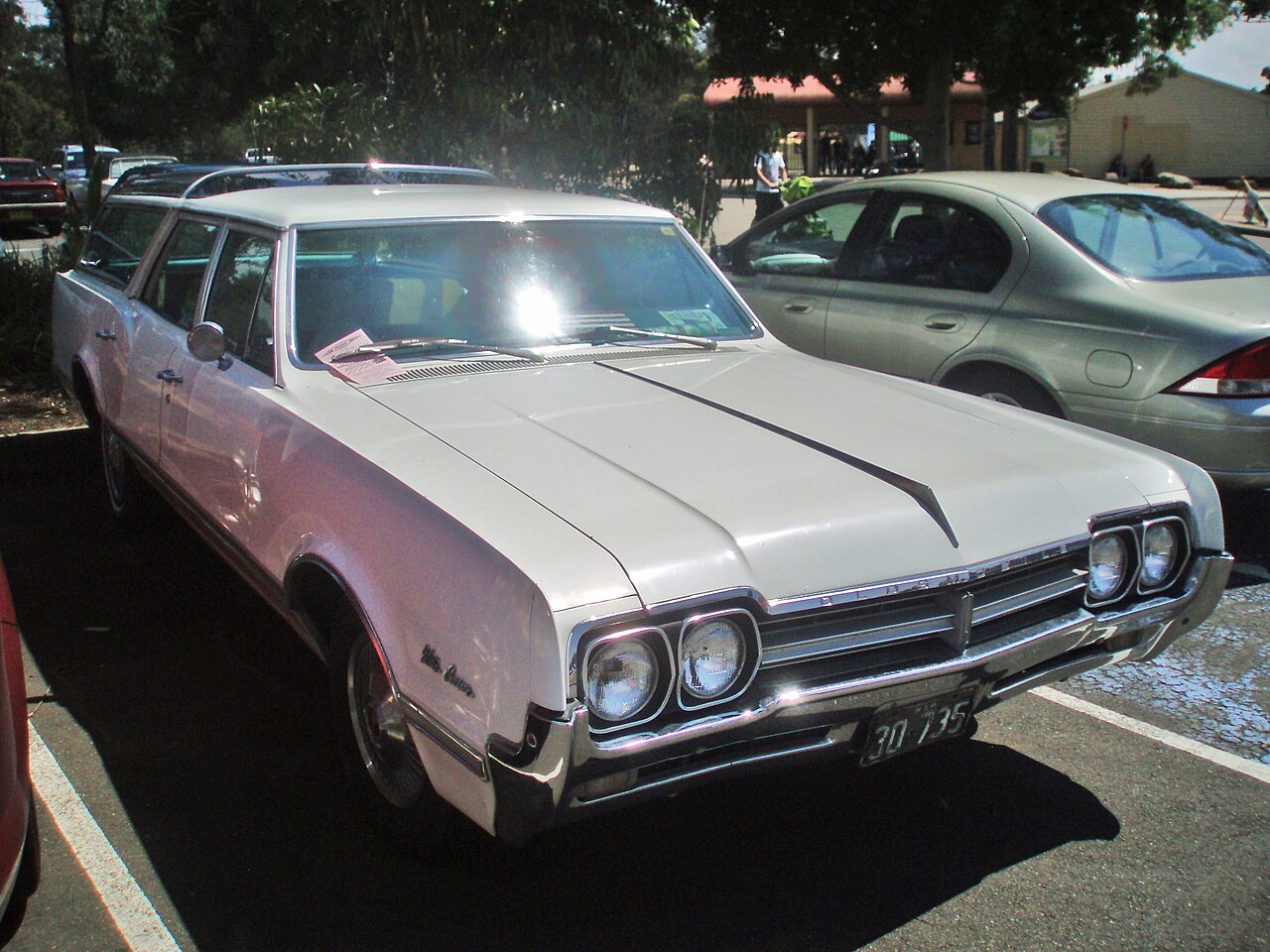 Oldsmobile Vista Cruiser 1964–1977