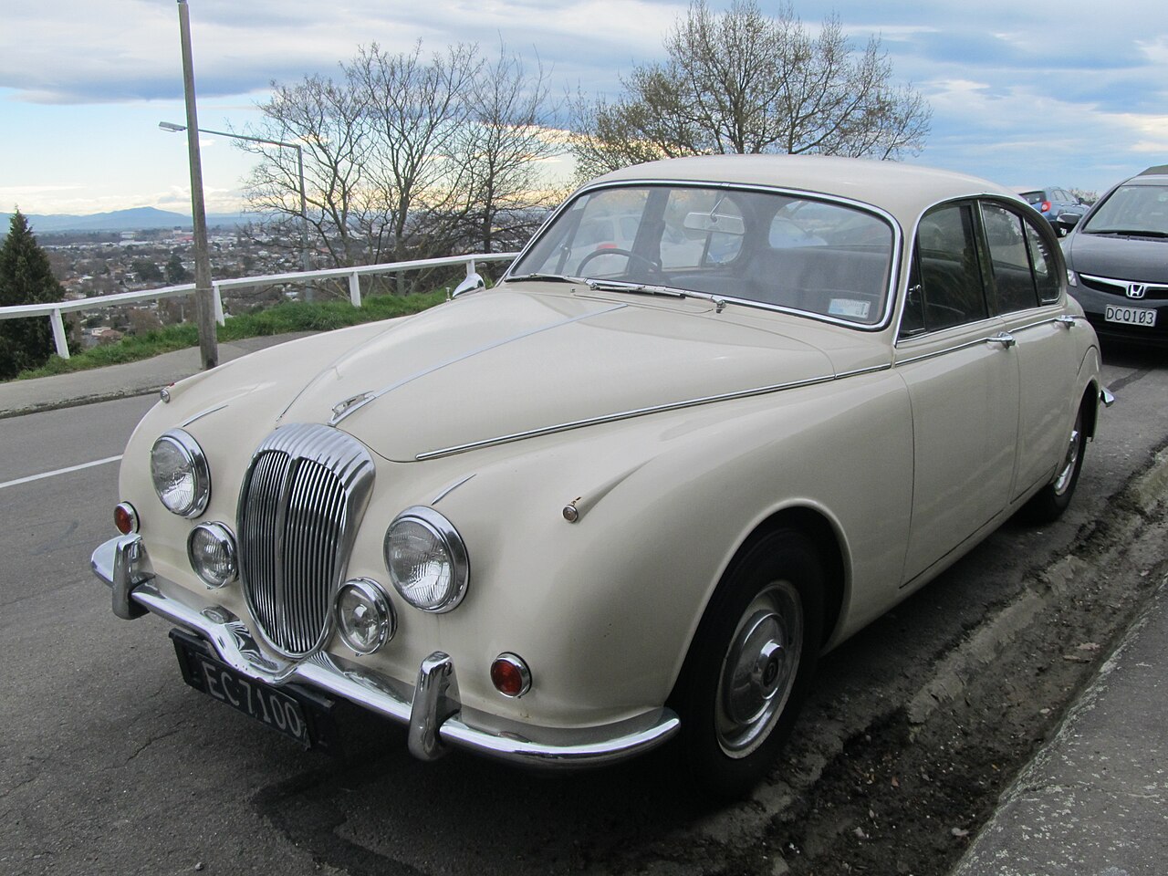 Jaguar Mark 2, 240 ve 340 1959–1967 (Mark 2), 1967–1969 (240 & 340)