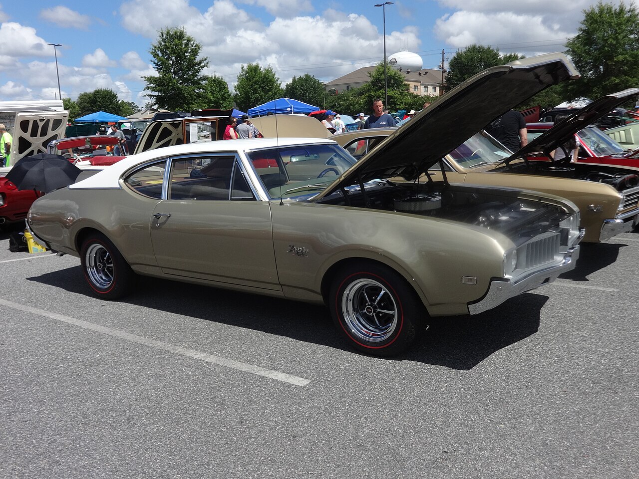 Oldsmobile Cutlass 1961–1999