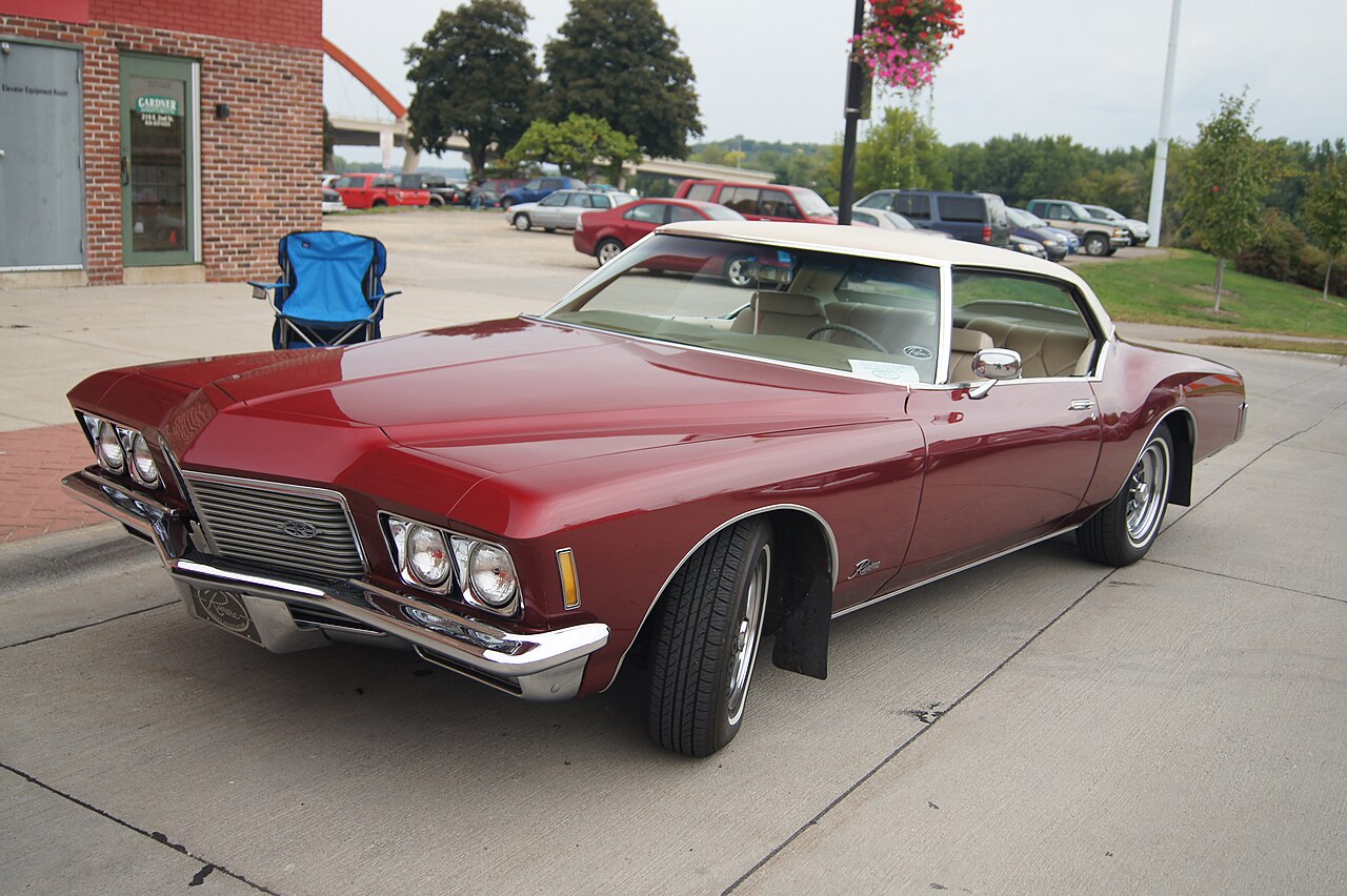 Buick Riviera 1963–1999, 1995–1999