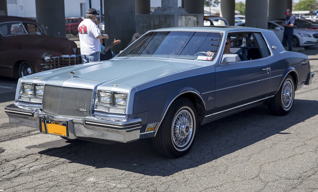 Buick Riviera 1963–1999, 1995–1999