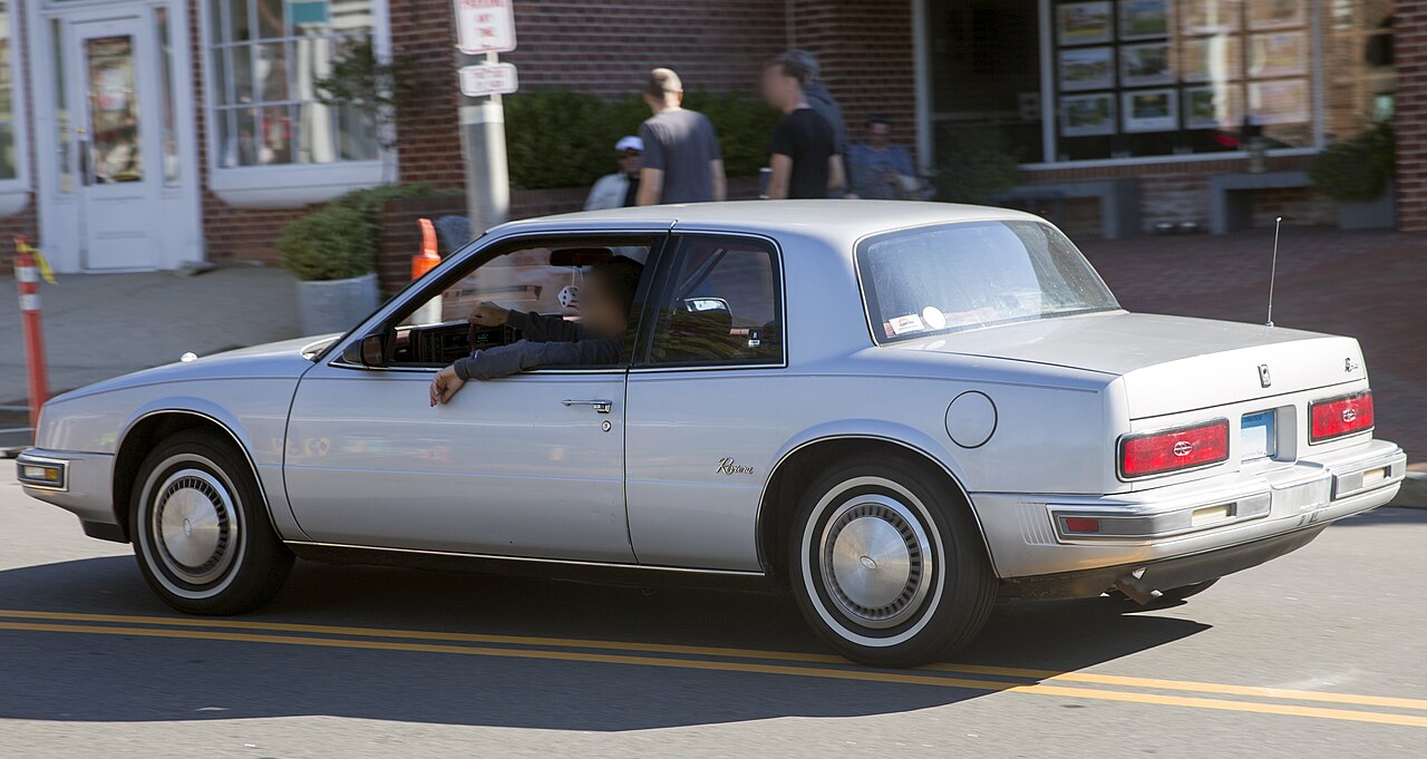 Buick Riviera 1963–1999, 1995–1999