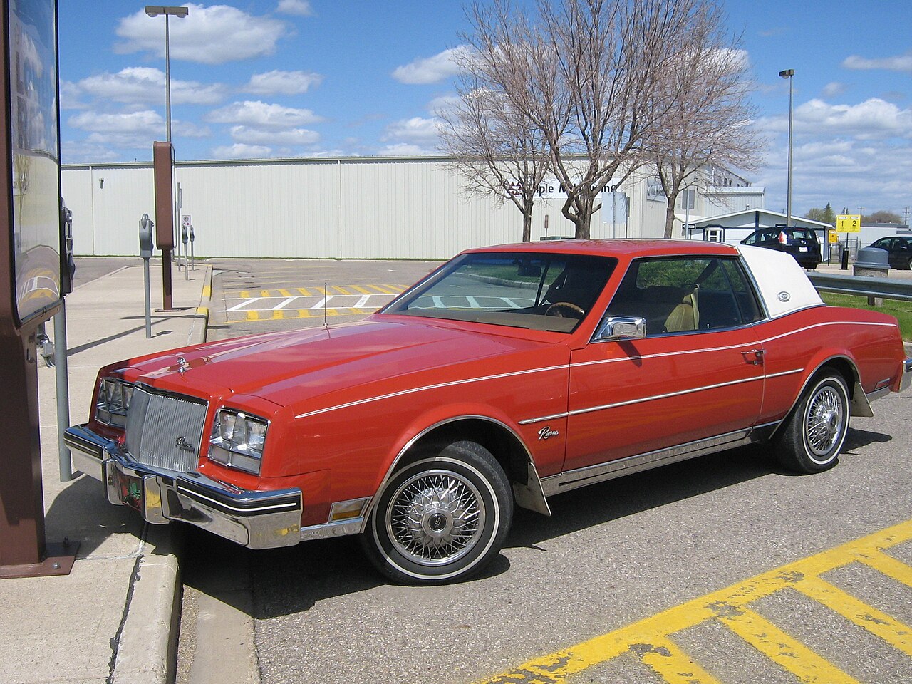Buick Riviera 1963–1999, 1995–1999