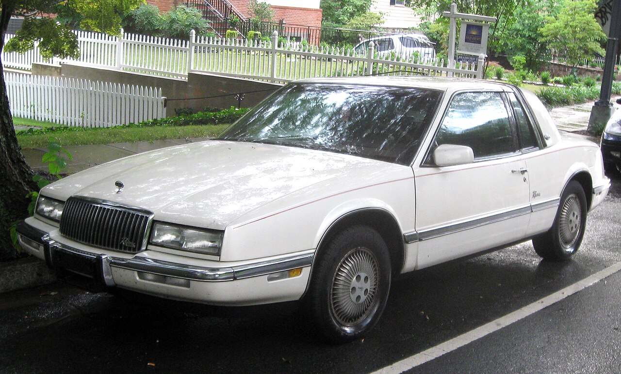Buick Riviera 1963–1999, 1995–1999