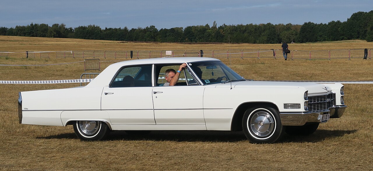 Cadillac Calais 1965–1976