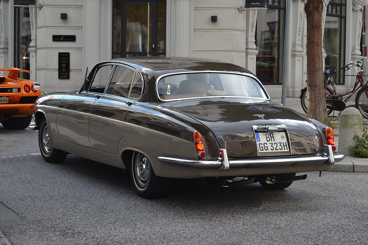 Açıklama: Jaguar 420G