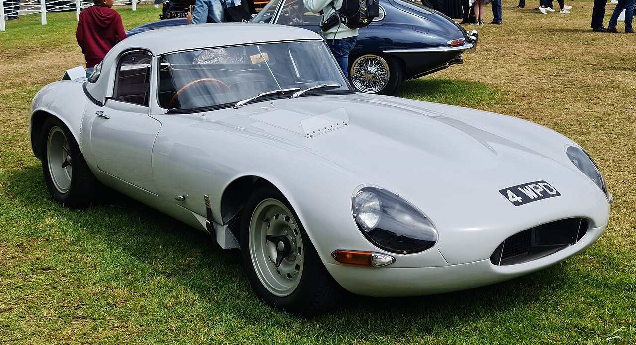Jaguar E-Type 1961–1974