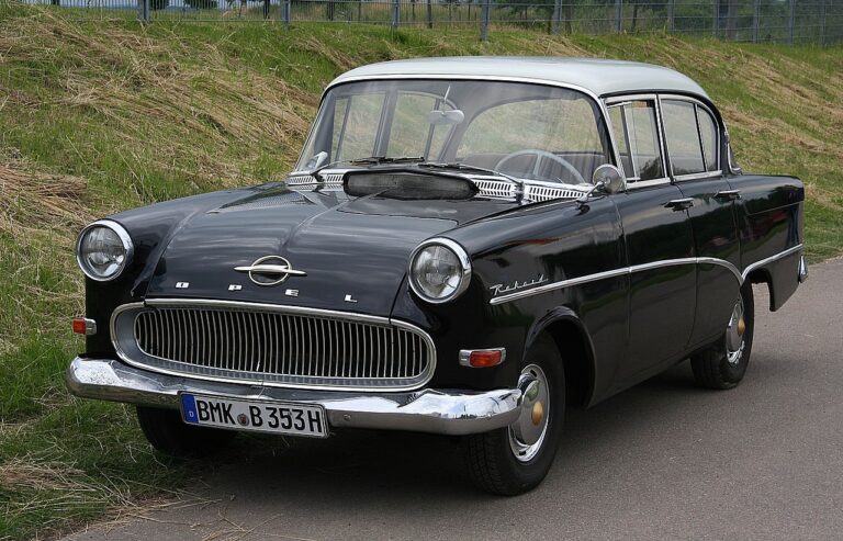 Opel Olympia Rekord / Rekord Ağustos 1957 – Temmuz 1960 (Opel 1200 için 1962'ye kadar devam etti)