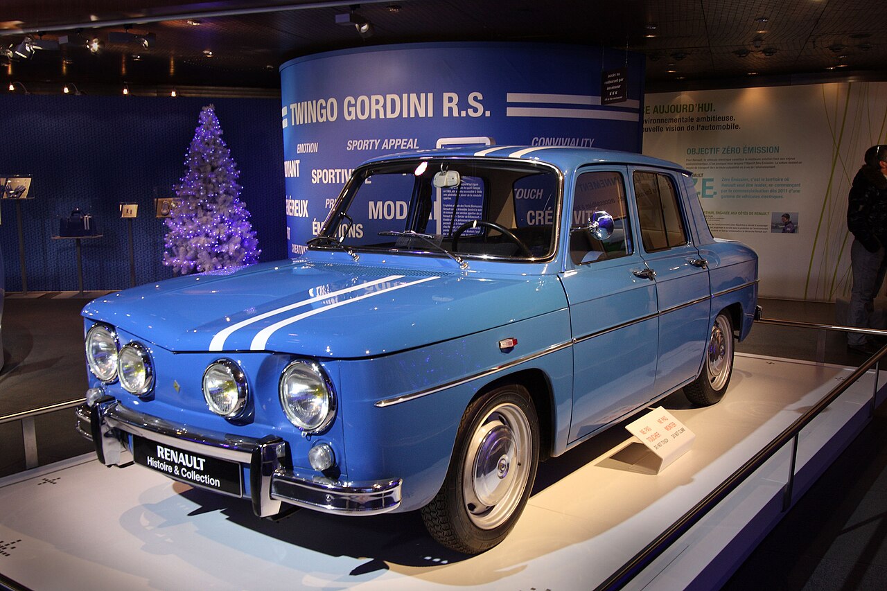 Renault Renault 8 1962–1973, 1965–1976 (İspanya), 1968–1972 (Romanya)