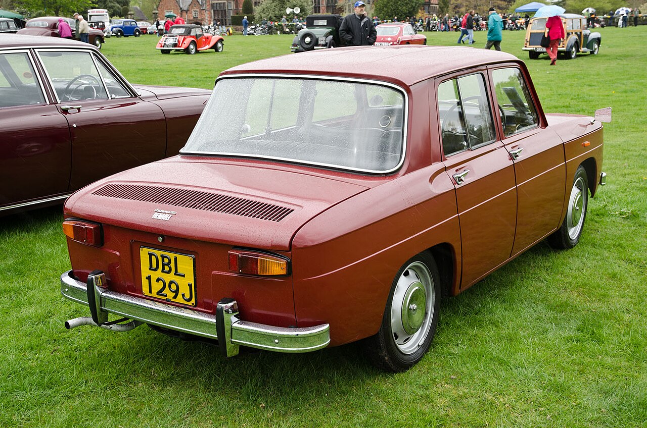 Renault Renault 8 1962–1973, 1965–1976 (İspanya), 1968–1972 (Romanya)