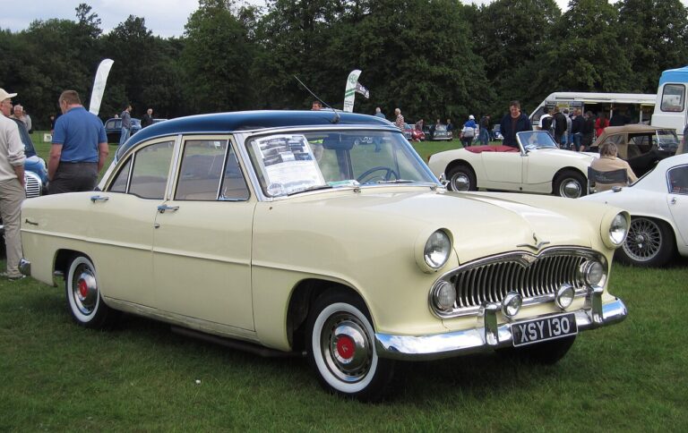 Simca Vedette 1954–1961 (Fransa), 1959–1966 (Brezilya)