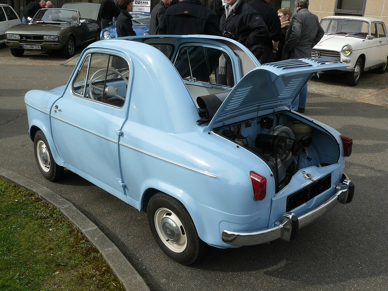 Vespa 400 with fabric roof retracted