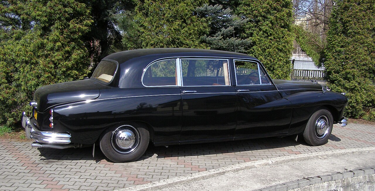 19 feet, 2.1 tonnes, 180 km/h and agile