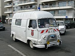 Renault Estafette 1959–1980 (Fransa) | 1965–1969 (Cezayir) | 1975–1978 (Romanya) | 1964–1986 (Meksika)