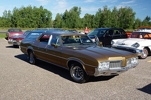 Oldsmobile Vista Cruiser 1964–1977