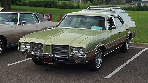 Oldsmobile Vista Cruiser 1964–1977