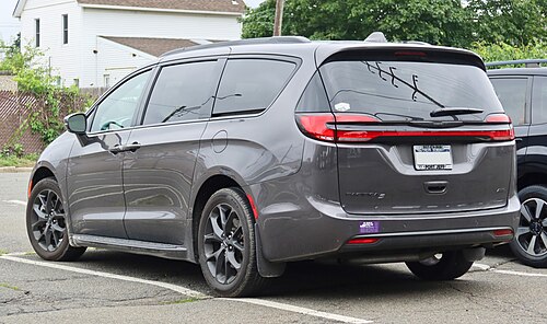Chrysler Pacifica (minivan) 2016 – Present