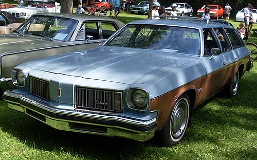 Oldsmobile Vista Cruiser 1964–1977