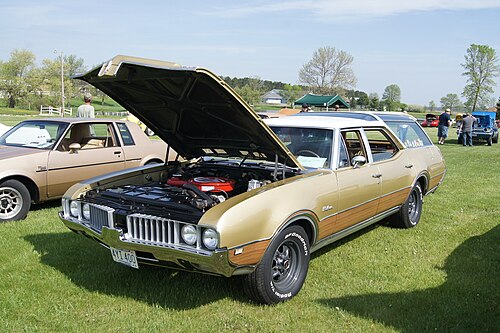 Oldsmobile Vista Cruiser 1964–1977