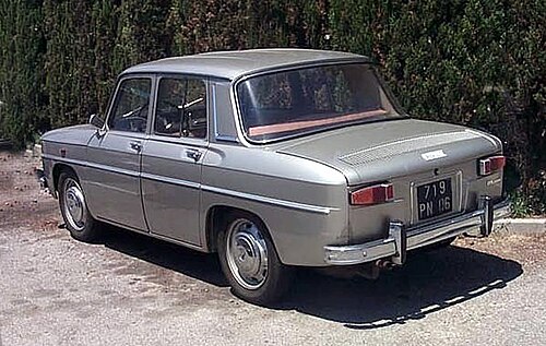 Renault Renault 8 1962–1973, 1965–1976 (İspanya), 1968–1972 (Romanya)