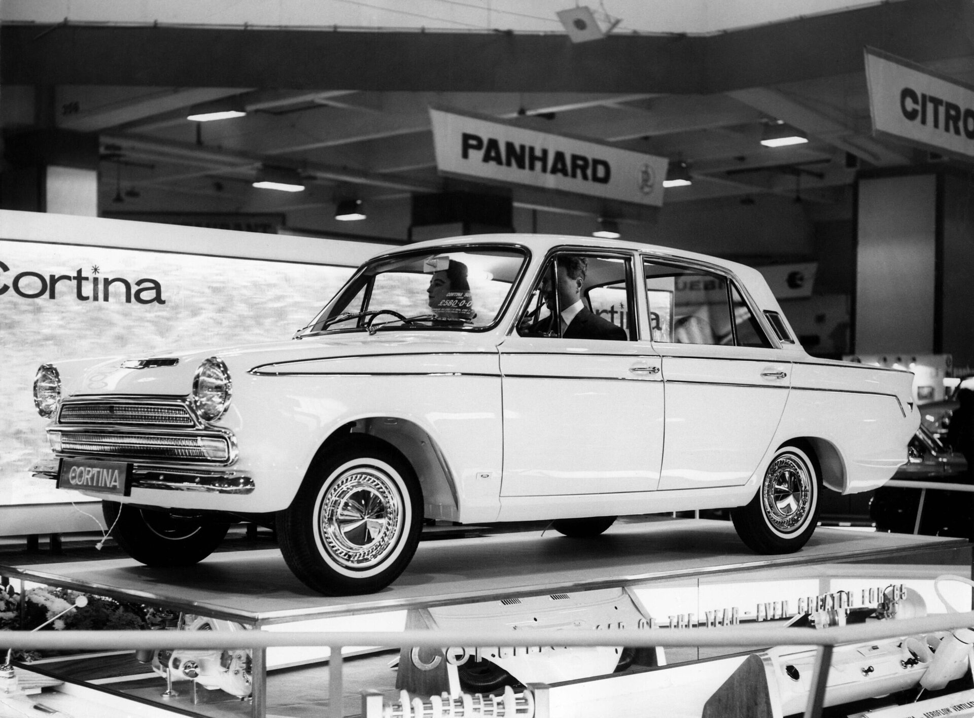 The Ford Cortina - Twenty Years of Advertising Britain's 'Favourite' Car - Flashbak