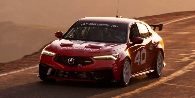 Acura, Integra Type S Yari-Spor Modulu ile Pikes Peak Ileri Tekerleklili Rekorunu